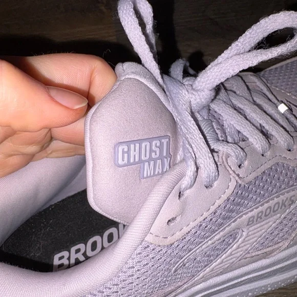 Brooks Women's Light purple lilac lavender Sneakers 7.5 - Picture 5 of 6